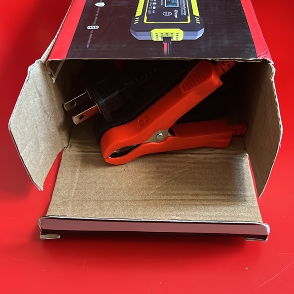 RJTianye 12v Intelligent Pulse Repair Charger. - Picture 5 of 5